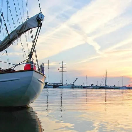 F-1093 Elise Ferienwohnung Nr 01 شقة غورين